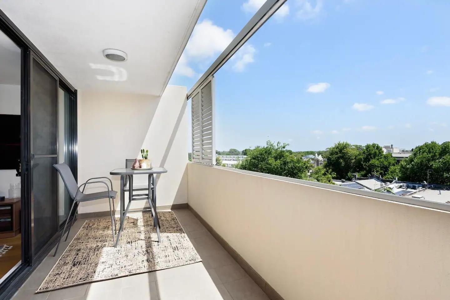 Amazing Penthouse In Waterloo Apartment *